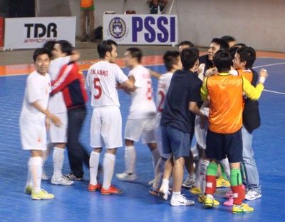 Vietnam’s futsal team celebrate their victory over Malaysia in Jakarta on Feb. 25 (Photo: Vietnam Football Federation) Vietnam’s futsal team celebrate their victory over Malaysia in Jakarta on Feb. 25 (Photo: Vietnam Football Federation)