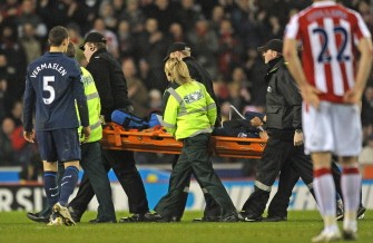 Aaron Ramsey is stretchered from the field during the English Premier League football match between Stoke City and Arsenal on February 27, 2010. AFP photo Aaron Ramsey is stretchered from the field during the English Premier League football match between Stoke City and Arsenal on February 27, 2010. AFP photo