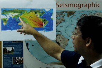 Philippine Institute of Volcanology and Seismology Director Renato Solidum at the PHIVOLCS headquarters in Quezon City, in suburban of Manila on February 28, 2010, points to a map modeling tsunami paterns emanating from the earthquake in Chile. AFP photo Philippine Institute of Volcanology and Seismology Director Renato Solidum at the PHIVOLCS headquarters in Quezon City, in suburban of Manila on February 28, 2010, points to a map modeling tsunami paterns emanating from the earthquake in Chile. AFP photo