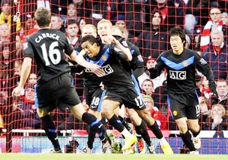 Vòng 24 Giải Ngoại hạng Anh: Thắng Arsenal 3 - 1, Man.United giữ vững ngôi nhì bảng