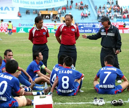 Petro Vietnam Gas V-League 2010: “cối xay” chuyển động