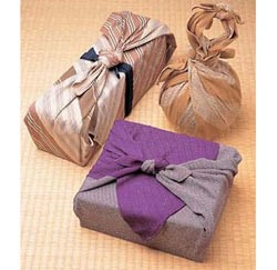 The ancient Japanese cloth known as Furoshiki, used to wrap or carry items, is both eco-friendly and multifunctional The ancient Japanese cloth known as Furoshiki, used to wrap or carry items, is both eco-friendly and multifunctional