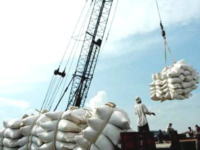 The trade deficit over the past three months is esitmated at US$3.51 billion, or around 25 percent of export turnover The trade deficit over the past three months is esitmated at US$3.51 billion, or around 25 percent of export turnover