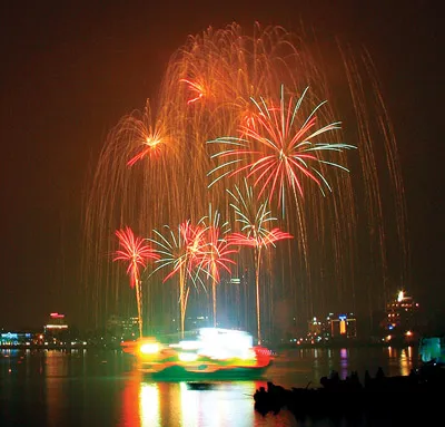 Lễ hội pháo hoa quốc tế - Đà Nẵng 2010: Huyền thoại thăng hoa