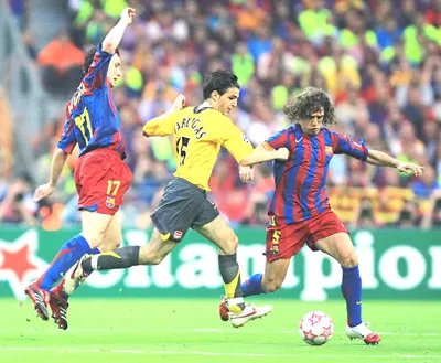 Trước trận Arsenal - Barcelona: Dùng lửa chọi lửa