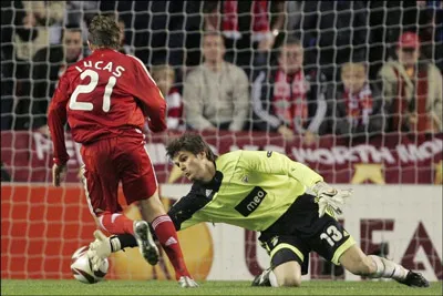 Europa League: Liverpool, Fulham, Hamburg và A.Madrid vào bán kết ảnh 2