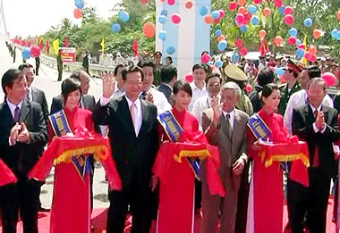 Khánh thành cầu Cần Thơ: Con rồng vươn mình trên đất phù sa ảnh 8 Khánh thành cầu Cần Thơ: Con rồng vươn mình trên đất phù sa ảnh 8