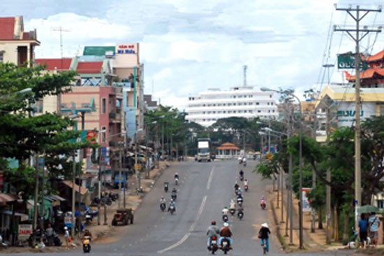 A view of Bao Loc town in Lam Dong Province. Since times of war, the area has made great strides in socioeconomic development. (Photo: SGGP) A view of Bao Loc town in Lam Dong Province. Since times of war, the area has made great strides in socioeconomic development. (Photo: SGGP)