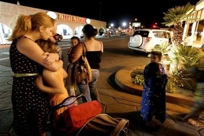 Residents from Mexicali, Mexico seek refuge after a 7.2 magnitude earthquake struck the area April 4, 2010 in Calexico, California. AFP photo Residents from Mexicali, Mexico seek refuge after a 7.2 magnitude earthquake struck the area April 4, 2010 in Calexico, California. AFP photo