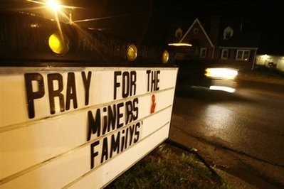 A truck passes a sign on April 6, 2010 in Whitesville, West Virginia. (AFP Photo) A truck passes a sign on April 6, 2010 in Whitesville, West Virginia. (AFP Photo)