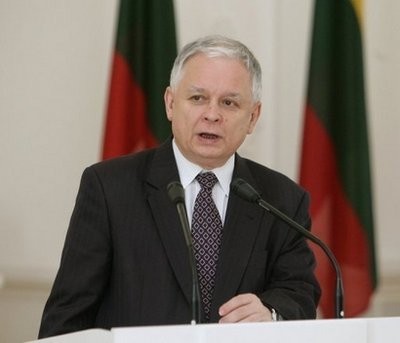A plane with Polish President Lech Kaczynsk -- pictured on April 8. (AFP Photo) A plane with Polish President Lech Kaczynsk -- pictured on April 8. (AFP Photo)