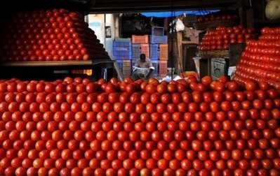 Certain food combinations, including fish, fruit, tomatoes and nuts, are linked to a reduced risk of contracting the brain-wasting disease Alzheimer's, according to a recently released study Certain food combinations, including fish, fruit, tomatoes and nuts, are linked to a reduced risk of contracting the brain-wasting disease Alzheimer's, according to a recently released study