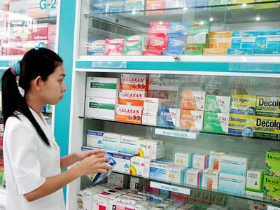 While the public cries for high drug prices, relevant agencies still stump on how to curb price hike ( Photo: SGGP) While the public cries for high drug prices, relevant agencies still stump on how to curb price hike ( Photo: SGGP)