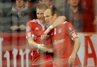 Bayern Munich's Dutch striker Arjen Robben (R) celebrates scoring with Bayern Munich's midfielder Bastian Schweinsteiger during the first leg UEFA Champions League semi-final football match FC Bayern Munich vs Olympique Lyonnais at the Allianz Arena in the southern German city of Munich on April 21, 2010. AFP PHOTO Bayern Munich's Dutch striker Arjen Robben (R) celebrates scoring with Bayern Munich's midfielder Bastian Schweinsteiger during the first leg UEFA Champions League semi-final football match FC Bayern Munich vs Olympique Lyonnais at the Allianz Arena in the southern German city of Munich on April 21, 2010. AFP PHOTO