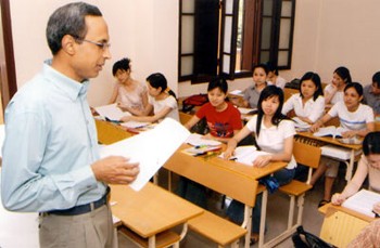 Students at Hanoi University of Foreign Languages during school time (Photo: VNA) Students at Hanoi University of Foreign Languages during school time (Photo: VNA)