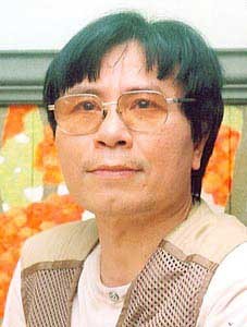 Painter Trung Son (photographed in 2005) Painter Trung Son (photographed in 2005)