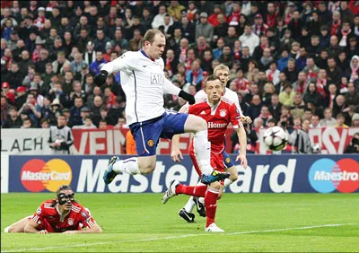 Pha ghi bàn xuất sắc của Rooney ở giây thứ 64 trên sân Bayern. Pha ghi bàn xuất sắc của Rooney ở giây thứ 64 trên sân Bayern.