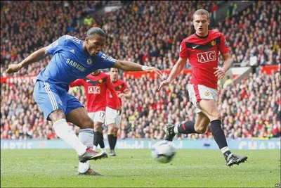 Trọng tài, và... Rooney
