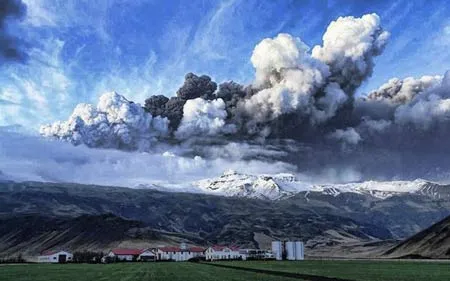 Hủy 17.000 chuyến bay do núi lửa ở Iceland