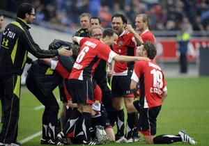 Stuttgart - Leverkusen:Quyết định nhiều điều
