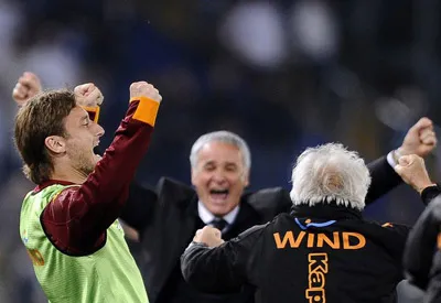 HLV Claudio Ranieri: “Nếu thua, tôi sẽ bị đóng đinh!”