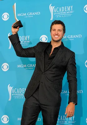 Luke Bryan - giải Nghệ sỹ mới xuất sắc nhất Luke Bryan - giải Nghệ sỹ mới xuất sắc nhất