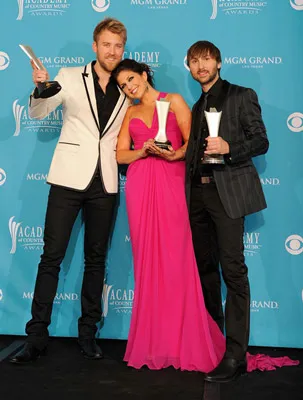 Lady Antebellum - giải Đĩa đơn của năm, Bài hát của năm và Nhóm nhạc xuất sắc nhất. Lady Antebellum - giải Đĩa đơn của năm, Bài hát của năm và Nhóm nhạc xuất sắc nhất.