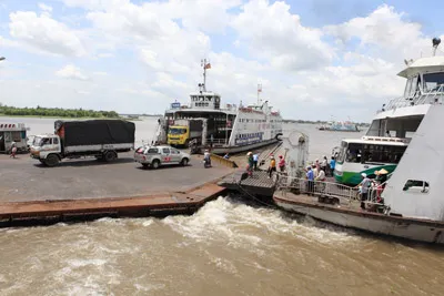 Những chuyến phà cuối cùng. Ảnh: TRẦN THANH Những chuyến phà cuối cùng. Ảnh: TRẦN THANH
