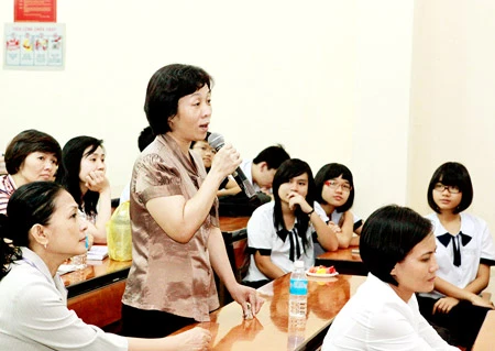 Tọa đàm “Văn minh giao tiếp, ứng xử trong học đường”