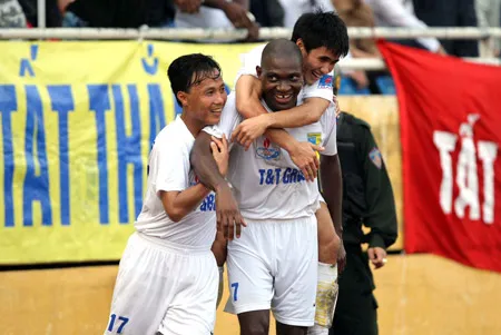 Các đội bóng phía Bắc trước vòng 10 V-League 2010: Khúc cua nguy hiểm