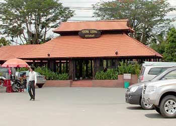 Trung Luong restaurant, one of the affiliates of the Tien Giang Tourism Joint Stock Company, whose privatization process has caused queries among the public. (Photo: SGGP) Trung Luong restaurant, one of the affiliates of the Tien Giang Tourism Joint Stock Company, whose privatization process has caused queries among the public. (Photo: SGGP)