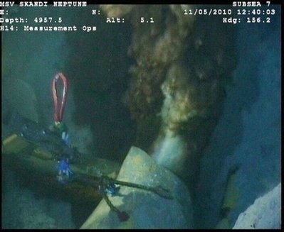 This image released by BP on May 11 shows the main oil leak (R) of the Deepwater Horizon rig which exploded April 20 and killed 11 workers. This image released by BP on May 11 shows the main oil leak (R) of the Deepwater Horizon rig which exploded April 20 and killed 11 workers.