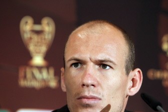 Bayern Munich´s Arjen Roben attends a press conference in Madrid, on May 20, 2010. AFP photo Bayern Munich´s Arjen Roben attends a press conference in Madrid, on May 20, 2010. AFP photo