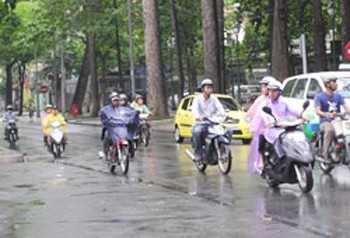 Ho Chi Minh City sees rains after hosts of boiling days on May 22 (Photo: Thanh Nien) Ho Chi Minh City sees rains after hosts of boiling days on May 22 (Photo: Thanh Nien)