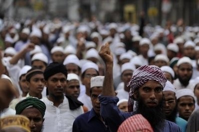 Members of Islamic Movement Bangladesh protest against "Everyone Draw Mohammed Day" competition hosted on the social networking site Facebook. AFP photo Members of Islamic Movement Bangladesh protest against "Everyone Draw Mohammed Day" competition hosted on the social networking site Facebook. AFP photo