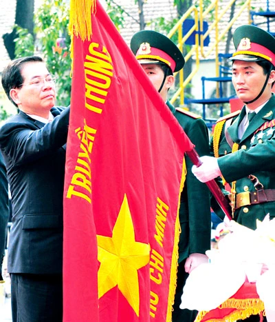 Mít tinh kỷ niệm 35 năm Ngày giải phóng miền Nam, thống nhất đất nước và 124 năm ngày Quốc tế Lao động: TPHCM luôn vì sự phát triển bền vững của đất nước