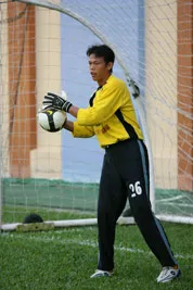 So găng nơi ...khung thành!