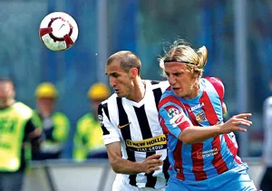 Juve tan mộng Champions League