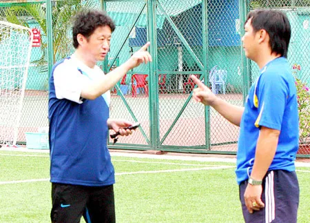 Tân HLV đội bóng đá nữ TPHCM Vương Á Nam: Tôi tự tin dẫn dắt TPHCM giành thứ hạng cao nhất