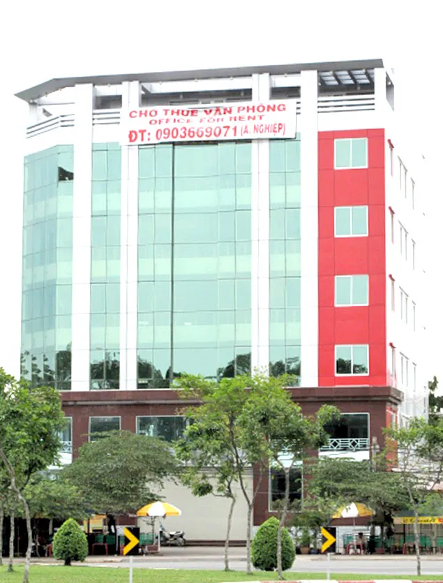 Nhiều công trình cao tầng sử dụng kính cường lực, cách âm cách nhiệt vừa an toàn, thẩm mỹ và tiết kiệm năng lượng. Nhiều công trình cao tầng sử dụng kính cường lực, cách âm cách nhiệt vừa an toàn, thẩm mỹ và tiết kiệm năng lượng.