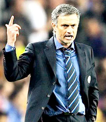 Khởi đầu cho cú ăn 3 của Mourinho