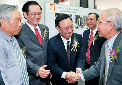 Các đồng chí lãnh đạo báo chí các thời kỳ chúc mừng Ban Biên tập báo SGGP Các đồng chí lãnh đạo báo chí các thời kỳ chúc mừng Ban Biên tập báo SGGP