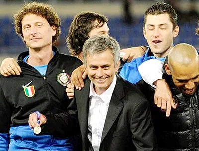 Mourinho thắng danh hiệu đầu tiên trong mùa