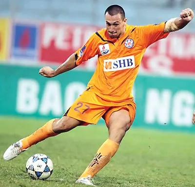 Tiền đạo Gaston Merlo của SHB Đà Nẵng. Ảnh: QUANG MINH Tiền đạo Gaston Merlo của SHB Đà Nẵng. Ảnh: QUANG MINH