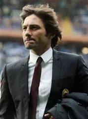 Milan chia tay HLV Leonardo