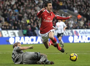 Arsenal sắp mất Fabregas
