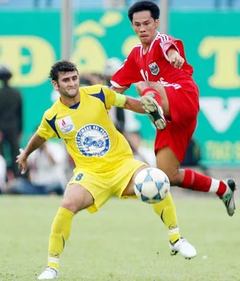 Vòng 13 V.League 2009-2010 (chiều 23-5): Nhóm đầu bảng toàn thắng