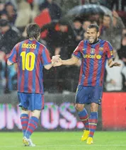 Alves tiết lộ bí quyết kèm... Messi