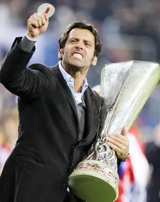 Quique Flores. Quique Flores.