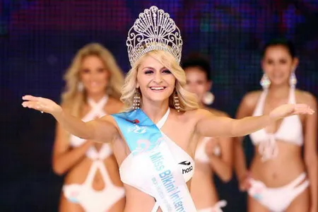 Người đẹp Romani đăng quang Nữ hoàng Bikini Quốc tế 2010
